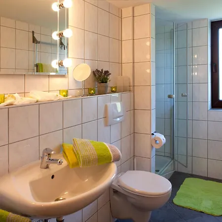 埃伦茨-波特斯多夫皮耶斯酒庄度假酒店 埃伦波特道夫