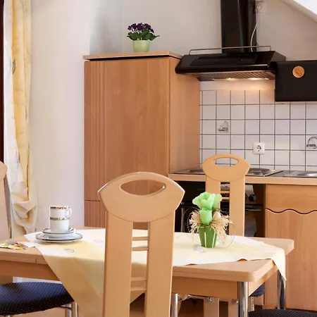 公寓 埃伦茨-波特斯多夫皮耶斯酒庄度假酒店