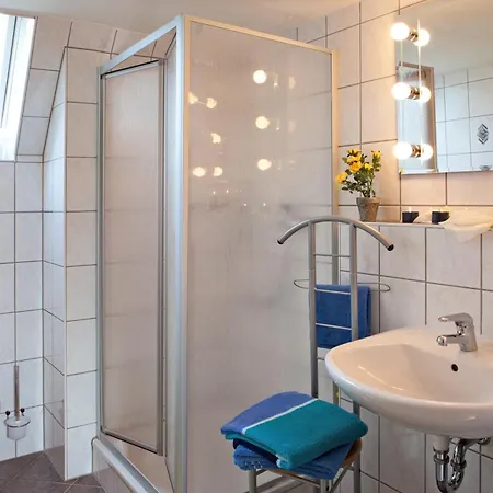 埃伦茨-波特斯多夫皮耶斯酒庄度假酒店 *